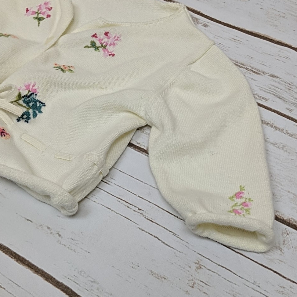 Gymboree Cream/Flower Top 3-6M - Picture 3 of 4